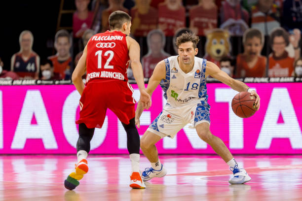 也是凭借大 也是凭借大