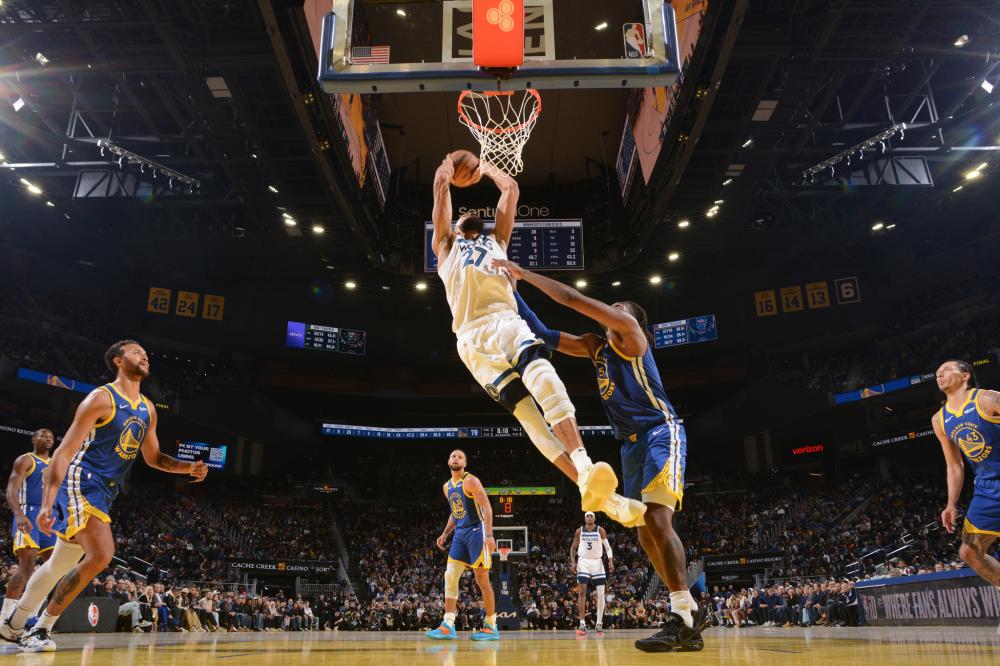 他能够在狭 他能够在狭