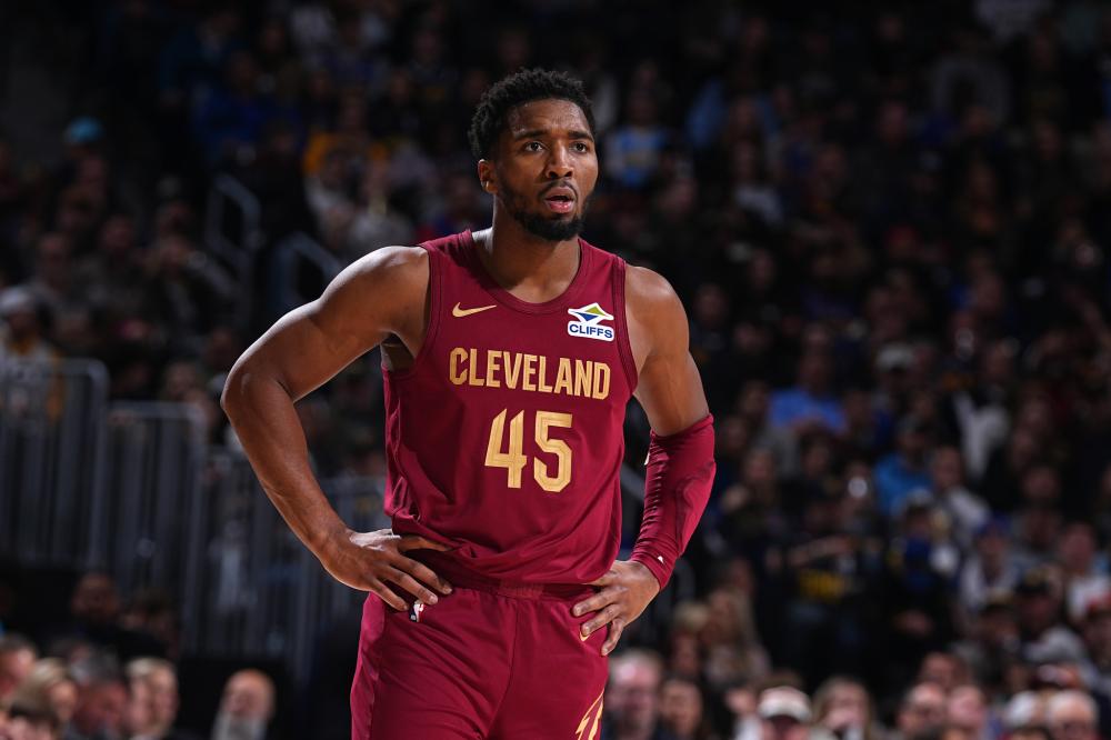 更是对足球 更是对足球